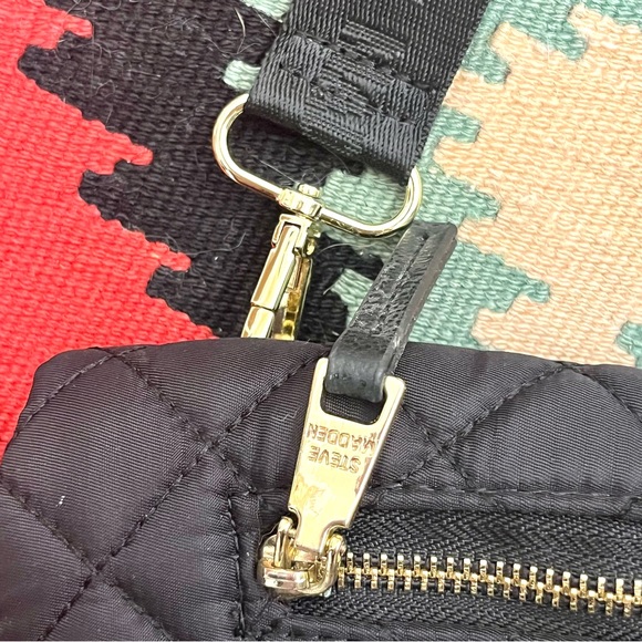 Steve Madden black quilted cross body bag with zippers & inside pockets - Picture 7 of 17